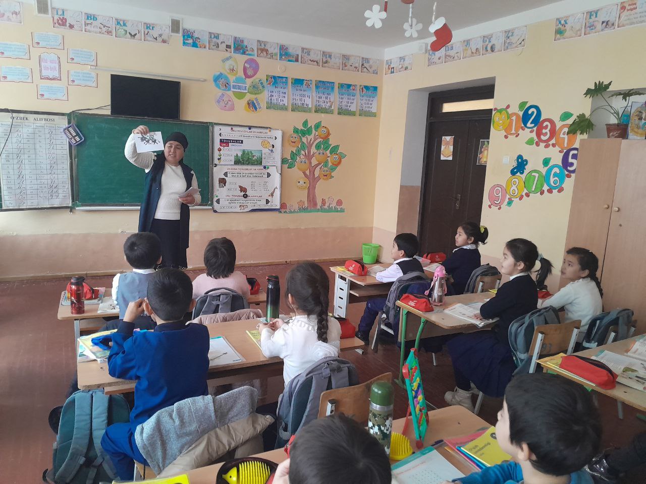 " Kitoblar ezgulikka chorlar " nomli davra suhbati tashkil etildi.